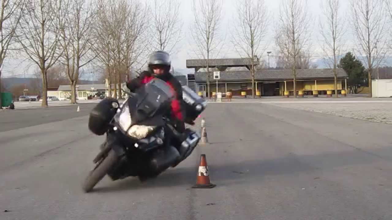 Loaded V-Strom - Slalom, U-Turns, Figure 8