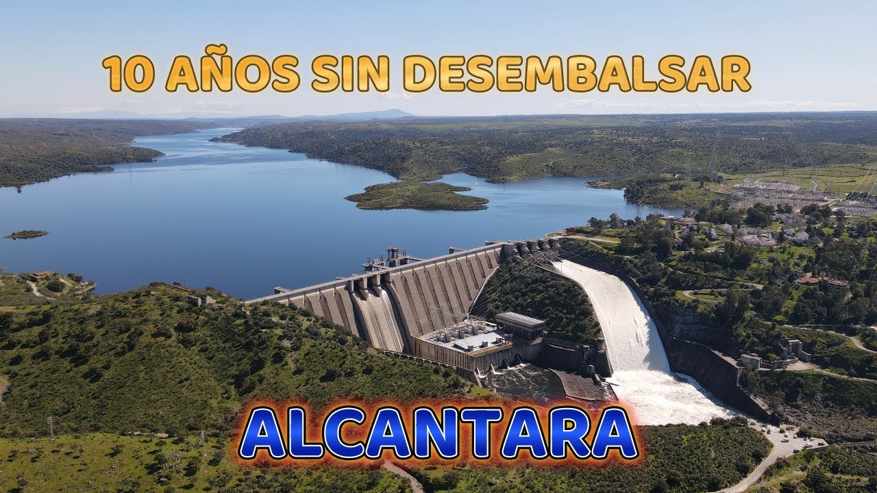 El embalse de Alcantara en Extremadura abre sus compuertas despues de 10 años cerradas