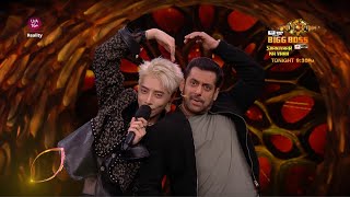 Bigg Boss 17 K-Pop Sensation Aoora & Salman Khan Make Korean Hearts, Have A Fun Chat On Stage Bb17