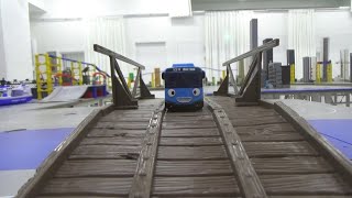 Tayo The Little Bus passing the bridge 꼬마버스 타요 다리 지나가기