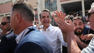 En Grèce, les conservateurs remportent les législatives face à Tsipras