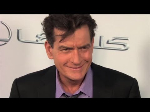 Vidéo: Charlie Sheen dit qu'il ne peut plus payer 55 000 $ par mois en pension alimentaire pour enfants