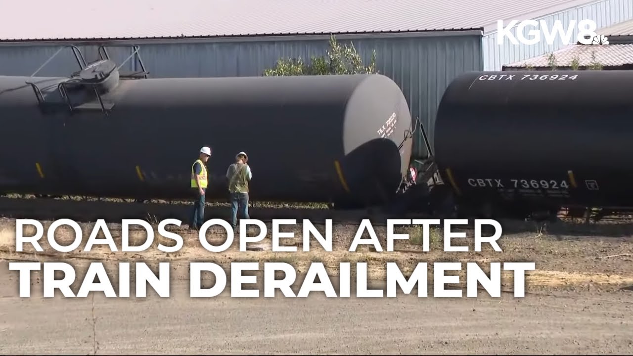 Several train cars derail in North Plains