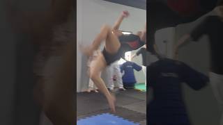 Nhào Lộn Trên Không