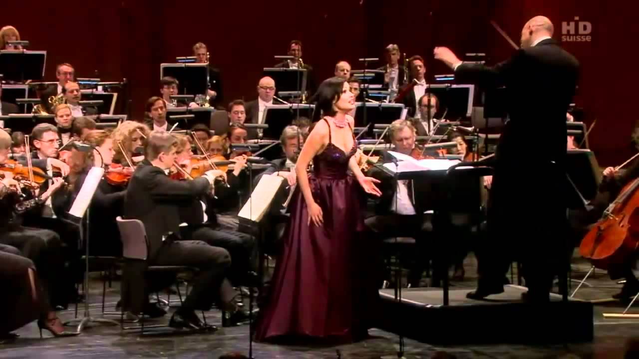 Romeo y Julieta por Anna Netrebko ( Paris 2007). - YouTube