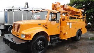 2001 INTERNATIONAL 4900, Digger Derrick