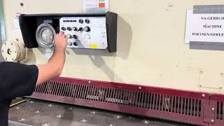 For sale: LVD MCVN 31 / 13 Guillotine shear
