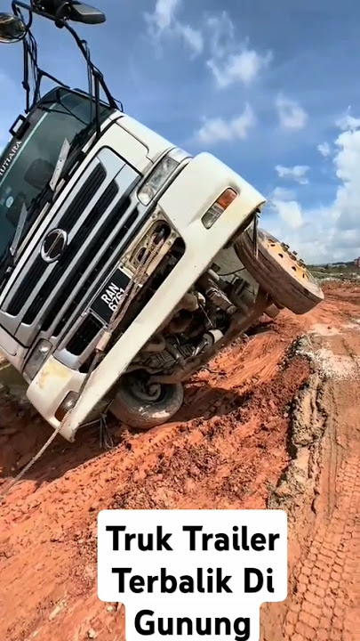 Truk Trailer Di Gunung#shorts#short#herichannel#trending #viral#animasimobiltruk#trailer#bus #truck