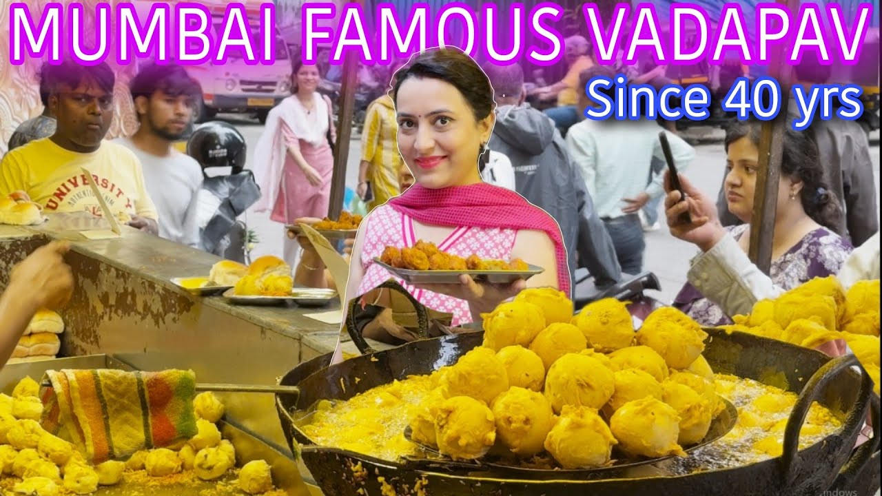 Famous 40-Year-Old Nandu Vada Pav ₹20 😍 Crispy Bhajiyas & Samosas | Mumbai Street Food