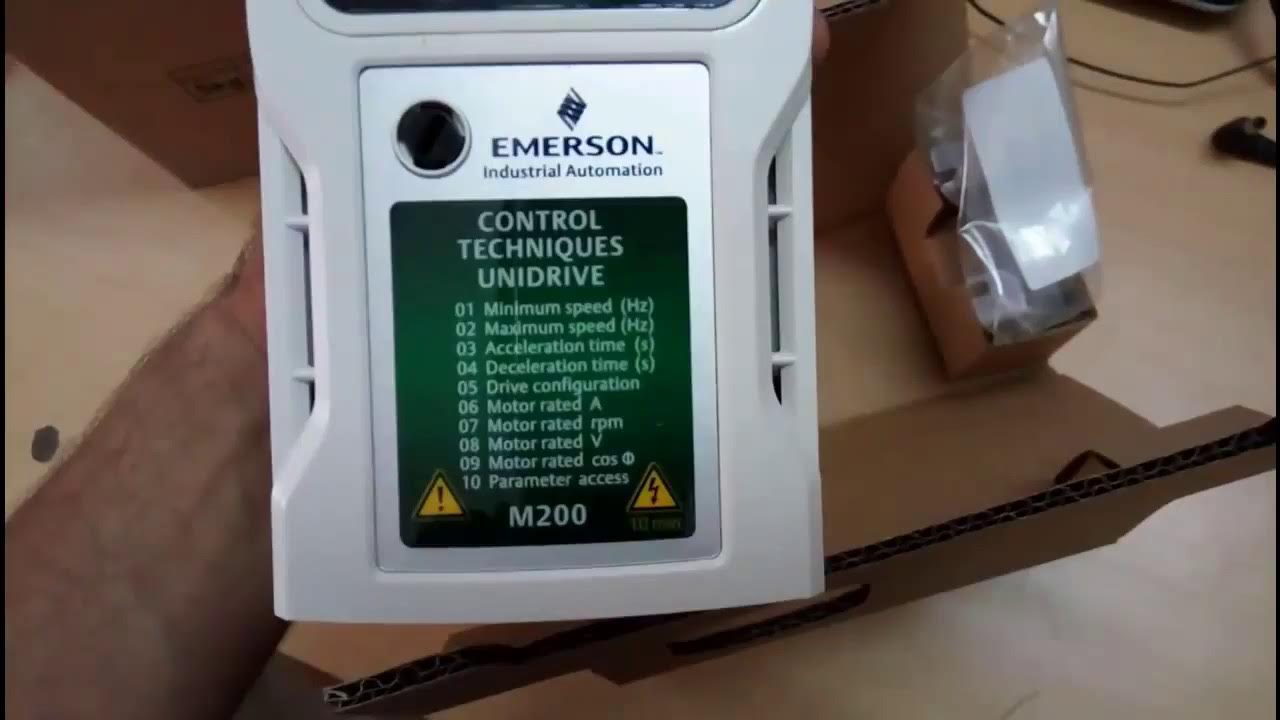 Control techniques. Emerson Unidrive m200 программатор. Серводвигатель Control techniques. Emerson частотный преобразователь. Emerson привод.