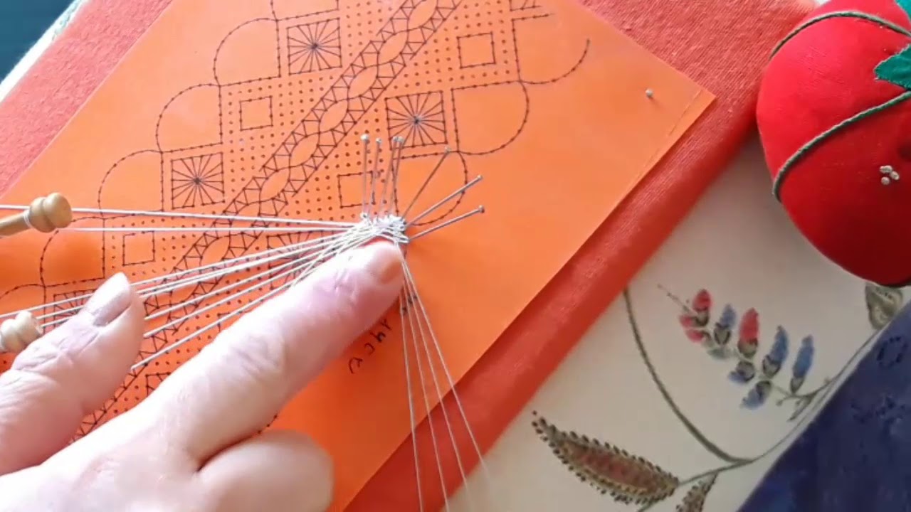 Como Empezar Una Labor De Bolillos Aprender como cerrar con HILOS MÁGICOS encaje de bolillos