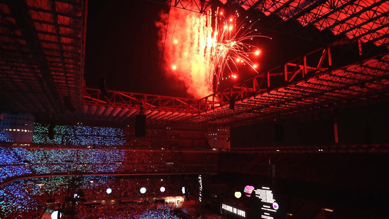 Fireworks at Coldplay Concert Live in Milan Italy 2023 (COLDPLAY) YouTube