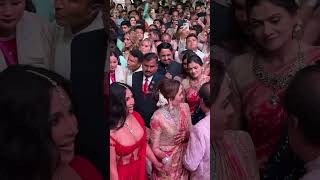 Hot Actress Kim Kardashian Looks Y In Bold Dress 2