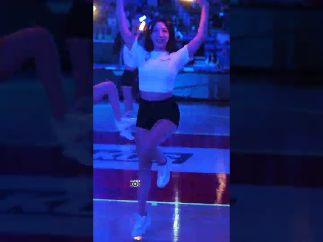 농구장 바로 앞에서...ㄷㄷ #서여진치어리더 #shorts