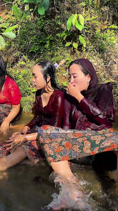 ngintip janda sama gadis mandi di sungai #gadisdesa #jandadesa