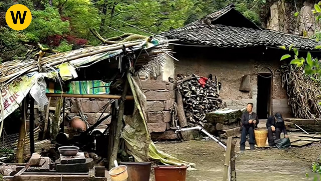 Farewelling the materialistic lover, the good guy renovates the old house for the homeless