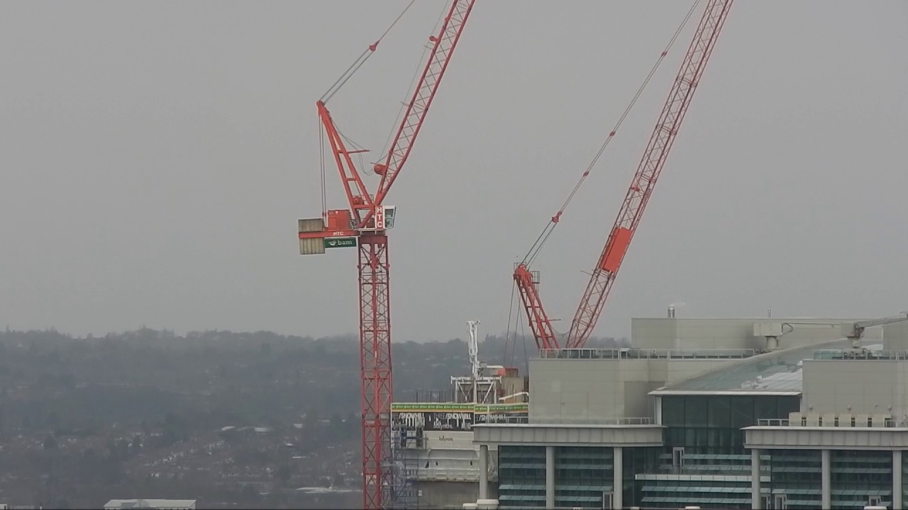 Birmingham Cranes in Storm Doris 23/2/2017 YouTube