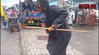 Awilo Kidume cha Mbeya, awainua mashabiki kwenye viti na nyimbo yake ya 