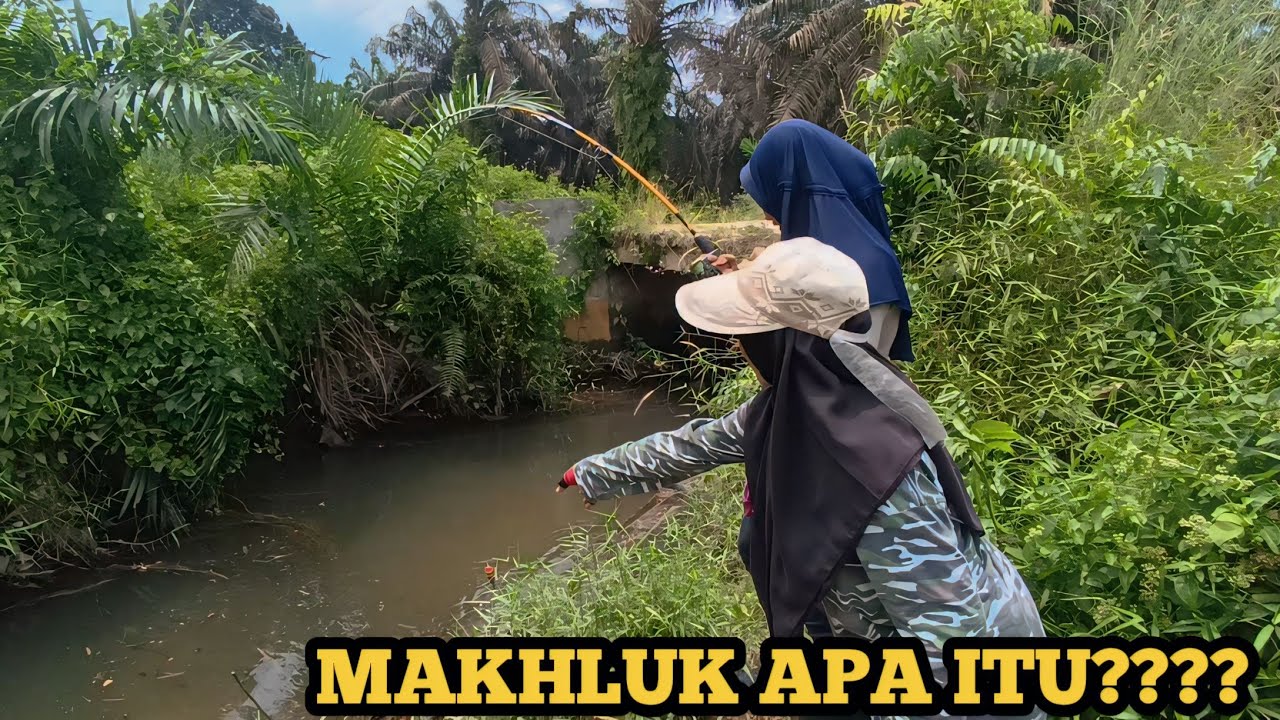 PARA WANITA INI BERHASIL MENANGKAP MONSTER PENGHUNI KOLONG JEMBATAN