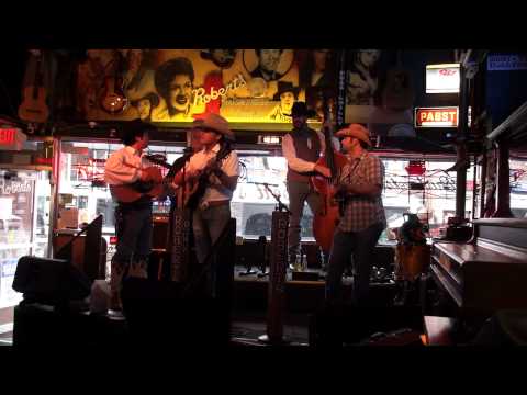 Raffa Marin & BrazilBilly - Moreninha Linda - Robert's Western World - Nashville, TN