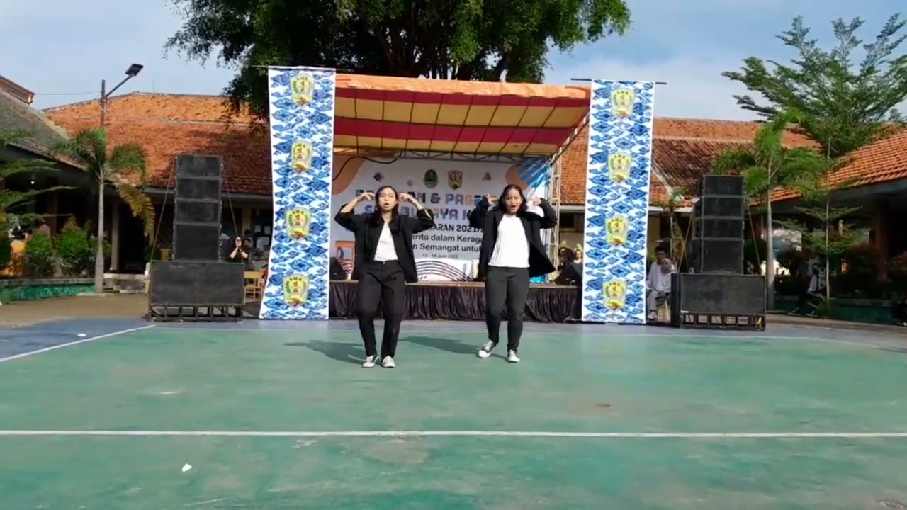DANCE MODERN 10 AKL 1