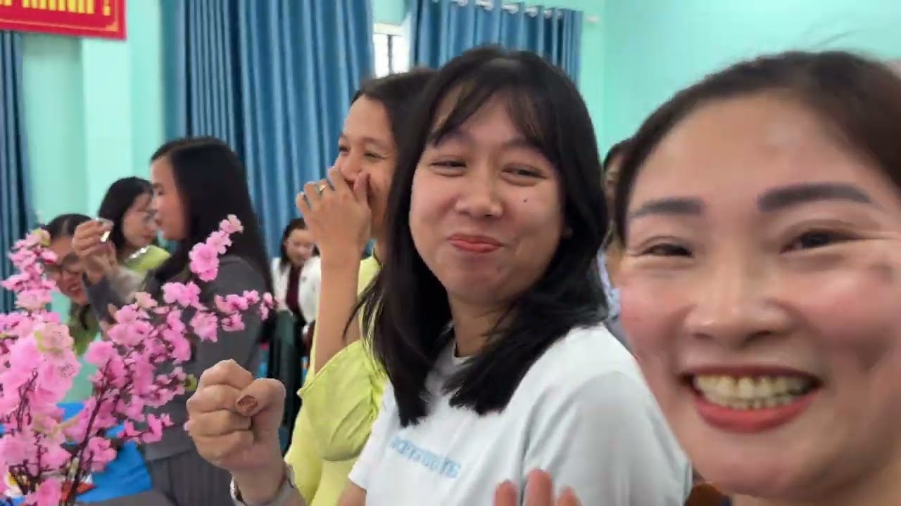 Chúc mừng năm mới cùng tập thể giáo viên 🧑‍🏫 trường Thcs Nguyễn Du Điện Bàn .