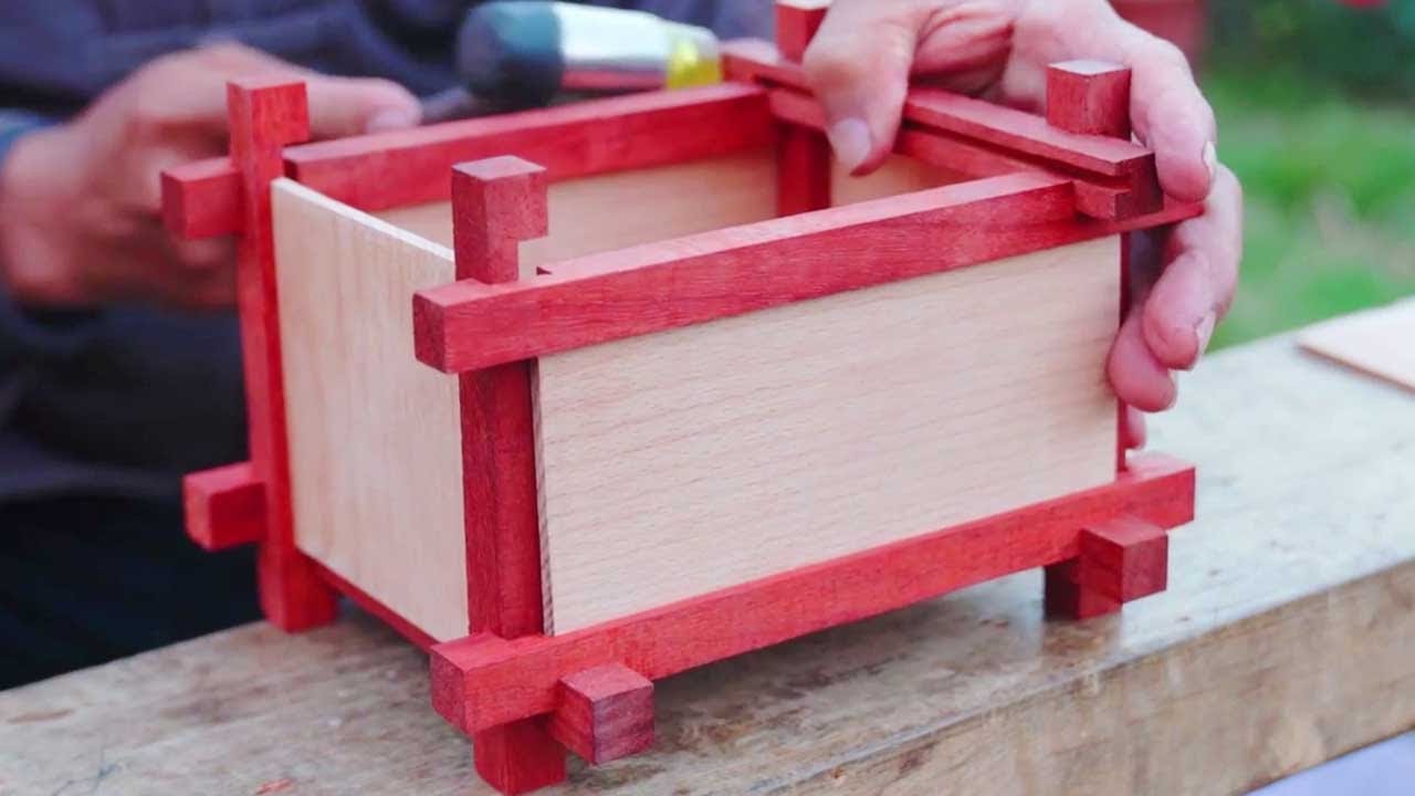 Skilled carpenter makes a practical tissue box out of woodwoodworking