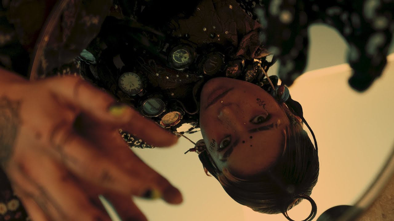 Pyra performs "dystopia" while getting a tattoo | 𝖑𝖎𝖛𝖊 𝖋𝖗𝖔𝖒 𝖍𝖊𝖑𝖑