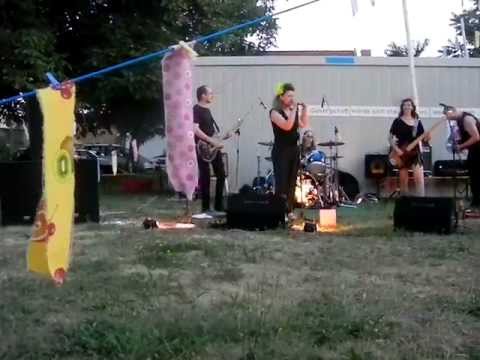 Killa Marilla live bei ACRYL Museum Frauen Circus Pavelhaus 2012
