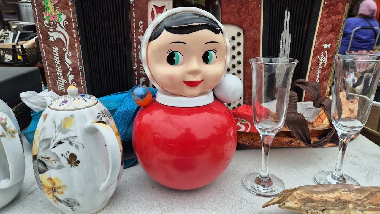 Барахолка на Удельной. Санкт-Петербург. 