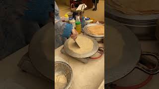 Making Omani traditional bread screenshot 3