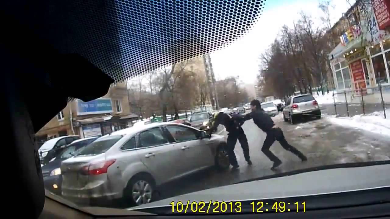 Указатель пешеходам и автомобилям