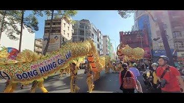 Rồng vàng dài nhất VN bay khắp phố Quận 5 Tết Nguyên Tiêu 2024 #lehoiq5. #yeuquan5