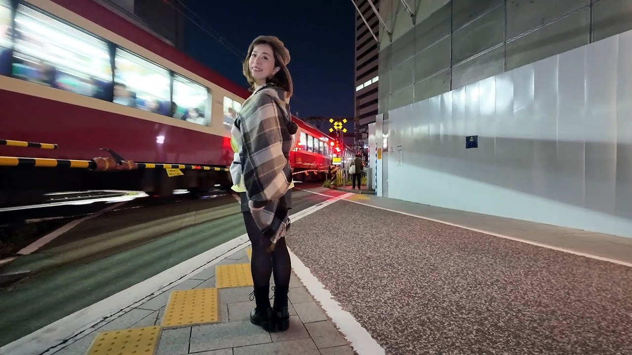 Strolling the Old Tokaido After Dark:2《夜の旧東海道2》The route to the Kita-Shinagawa railroad crossing