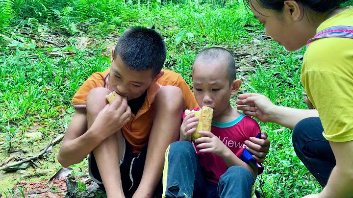 A poor girl accidentally met two hungry abandoned children…