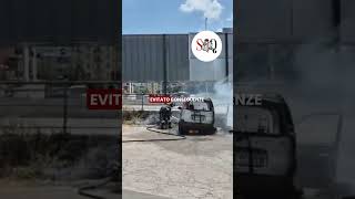 Foggia, auto in fiamme accanto a un distributore di carburante: sfiorata tragedia