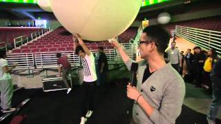 Carlos Meets One Direction at the KCA's