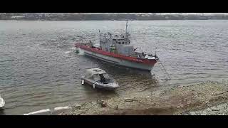 Пожарный корабль «Смелый» прибыл тушить пожар на базе отдыха в Промышленном районе Самары