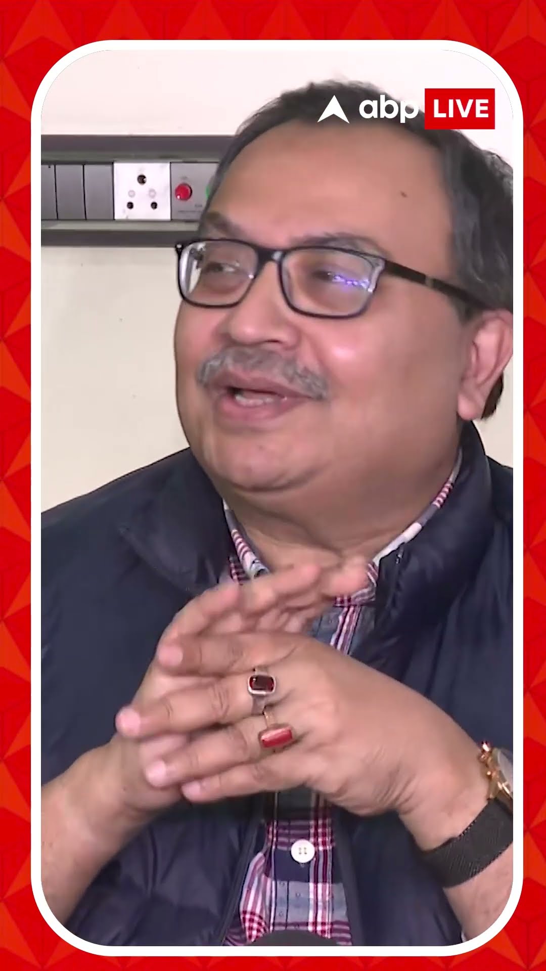 'আরশোলা কিন্তু হাওয়াই চটিকে ভয় পায়', কোন প্রসঙ্গে বললেন দেবাংশু?