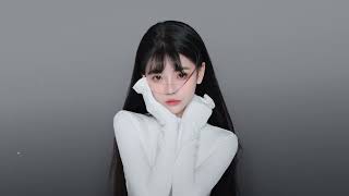 Pure Elegance✨ Live 4K Wallpaper: Serene Beauty For PC #white #girls #kpop screenshot 4