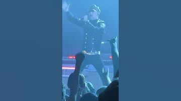 Thumbnail of Eisbrecher « Everything Is Wunderbar » (live à Paris l’Élysée Montmartre, le 9 avril 2025)