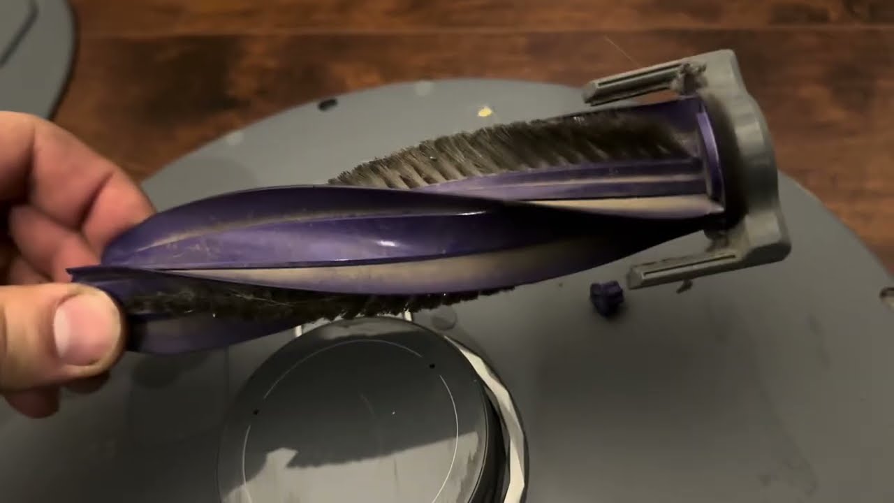 Narwal Freo Z Ultra: Плохое всасывание? Проверьте роликовую щетку!