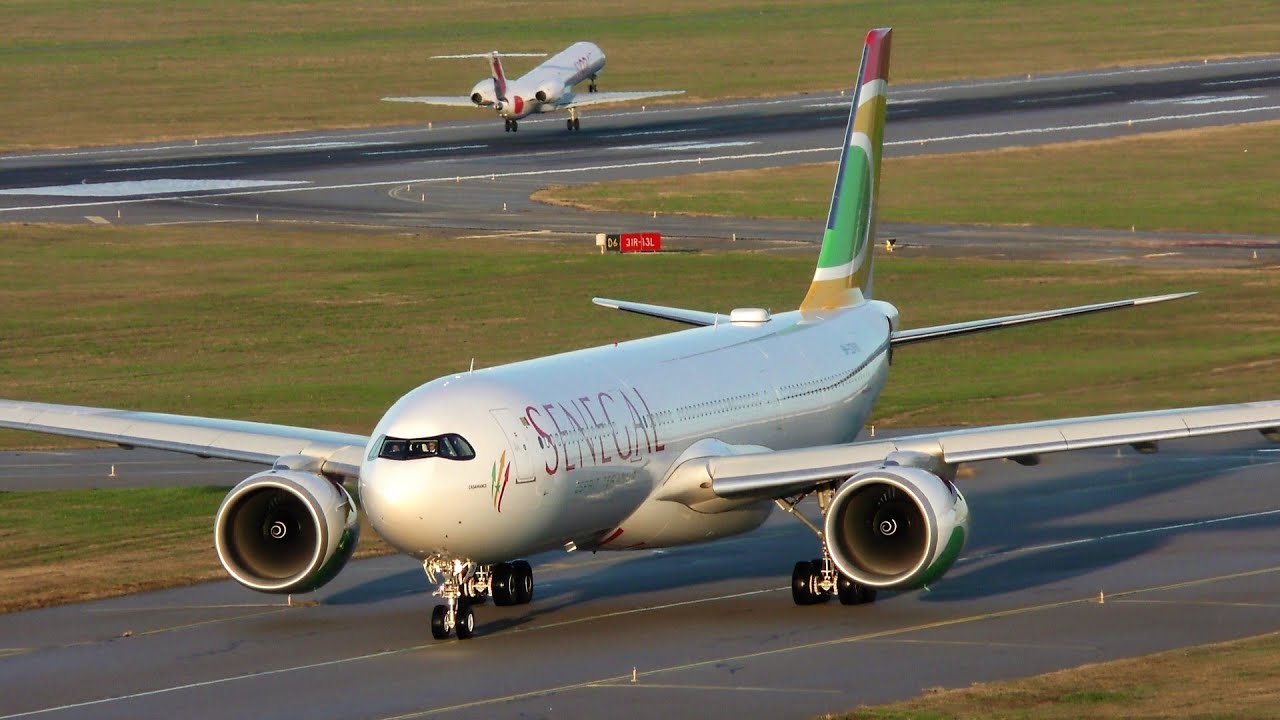 1er Vol A 330 Neo Marseille Barcelone Dakar Air SENEGAL et Spotting Marseille Provence 12 Dec 2019