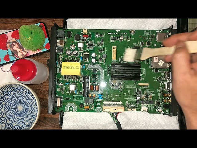 シリコーン修理】ハイセンスの43インチ液晶テレビの画面左側約3分の1が