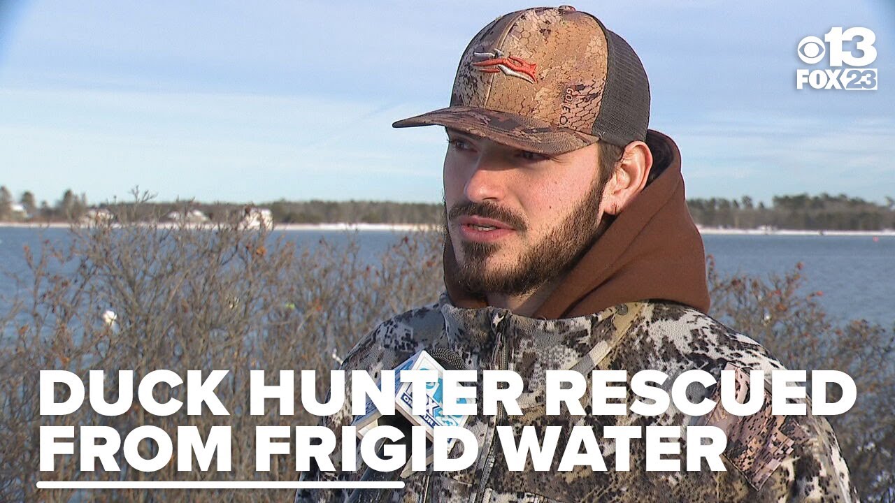 Duck hunter rescued from frigid water in Scarborough - YouTube
