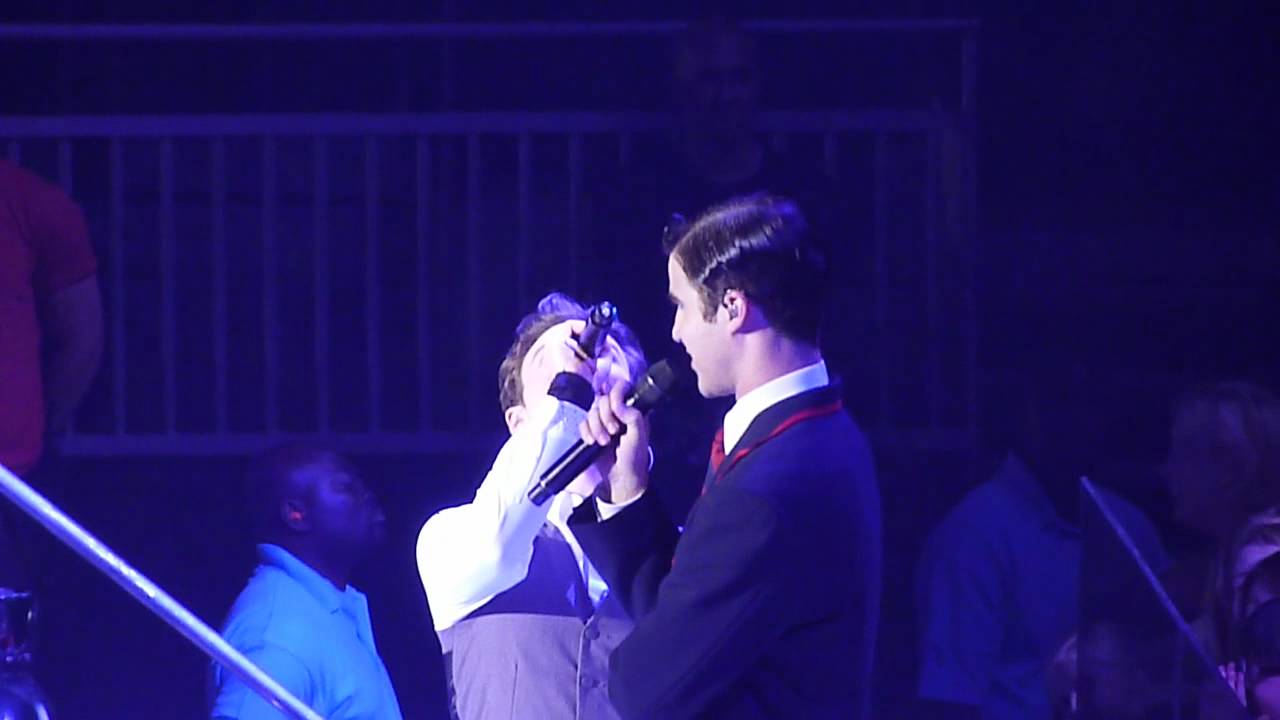 Glee Live Klaine Skit - 06/26/11 - London
