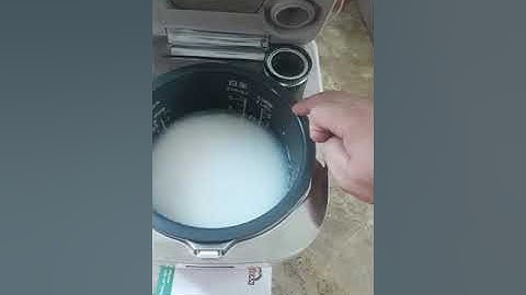 sử dụng nồi cơm panasonic SR -su 105 có cốc bù ẩm