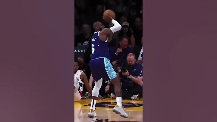 LeBron & Kuzma' girlfriend 💀 #shorts