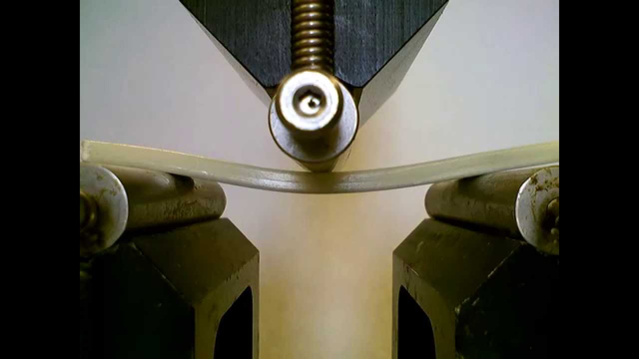 Flexural (interlaminar shear failure) on specimen 13 - YouTube