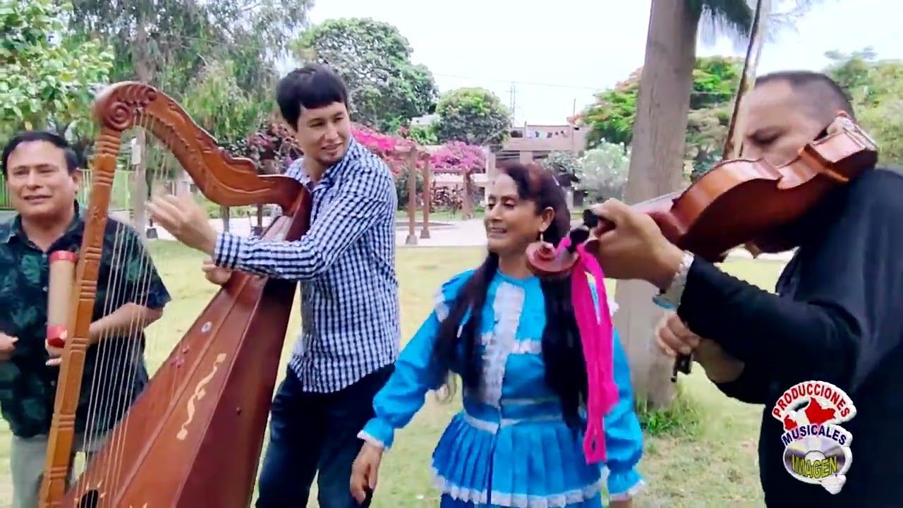 VICTORIA SILVA Y EL RUSO DEL ARPA